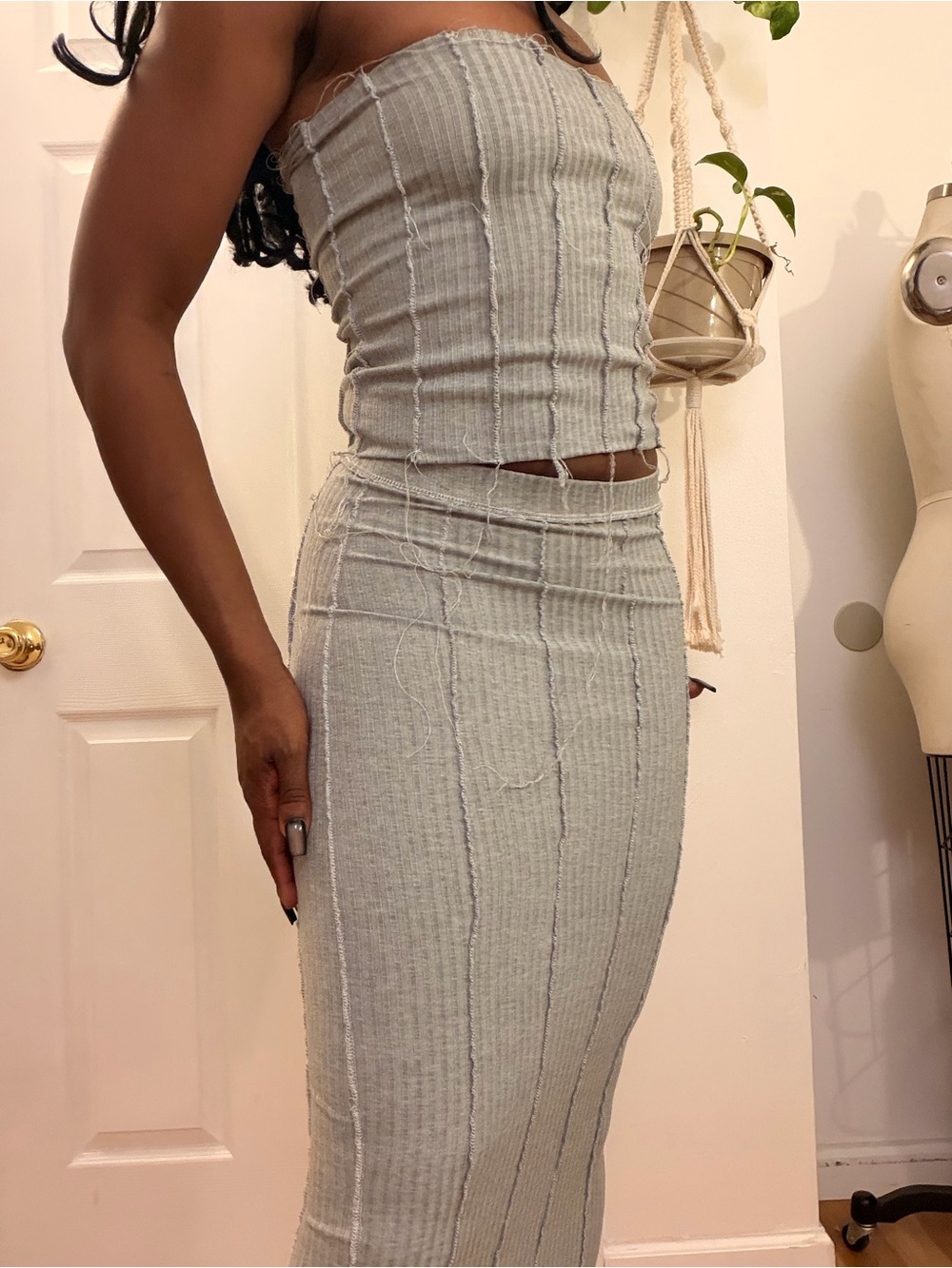 Gray Ribbed Maxi Skirt Set - Picture 2 of 6